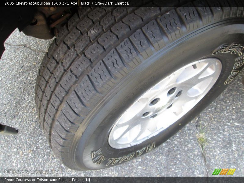 Black / Gray/Dark Charcoal 2005 Chevrolet Suburban 1500 Z71 4x4