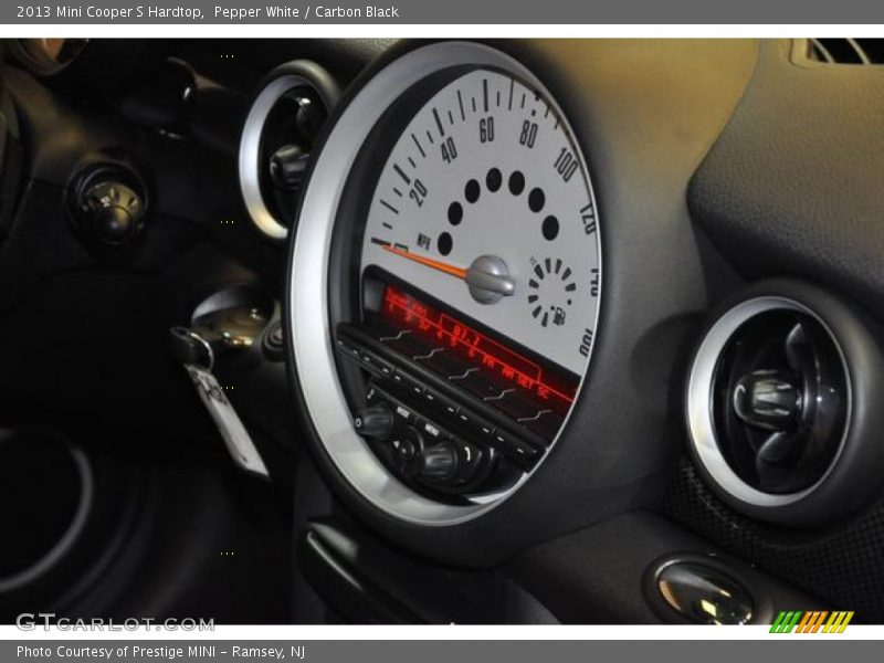 Pepper White / Carbon Black 2013 Mini Cooper S Hardtop