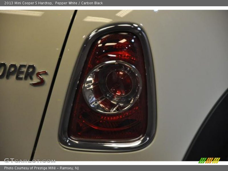 Pepper White / Carbon Black 2013 Mini Cooper S Hardtop