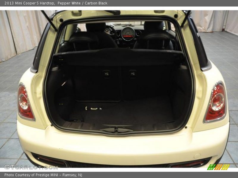 Pepper White / Carbon Black 2013 Mini Cooper S Hardtop