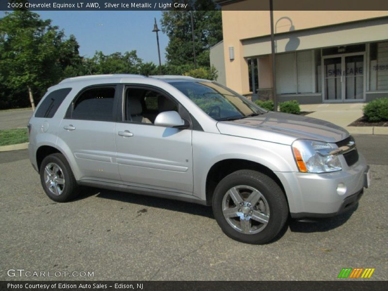 Silver Ice Metallic / Light Gray 2009 Chevrolet Equinox LT AWD