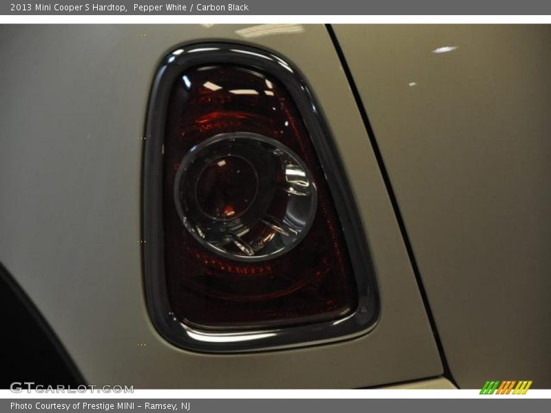 Pepper White / Carbon Black 2013 Mini Cooper S Hardtop