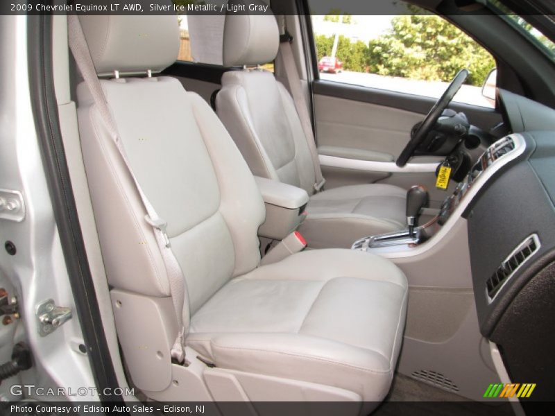 Silver Ice Metallic / Light Gray 2009 Chevrolet Equinox LT AWD