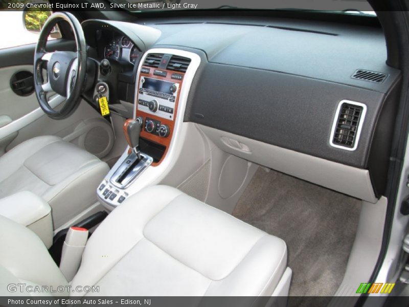 Silver Ice Metallic / Light Gray 2009 Chevrolet Equinox LT AWD