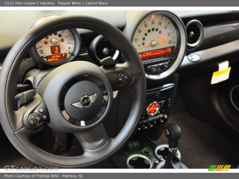 Pepper White / Carbon Black 2013 Mini Cooper S Hardtop