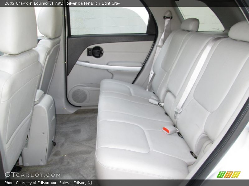 Silver Ice Metallic / Light Gray 2009 Chevrolet Equinox LT AWD