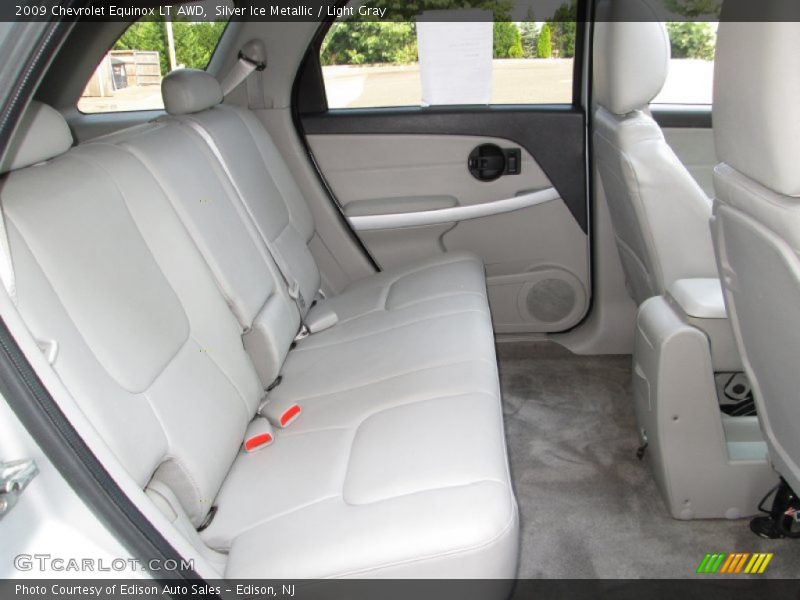 Silver Ice Metallic / Light Gray 2009 Chevrolet Equinox LT AWD