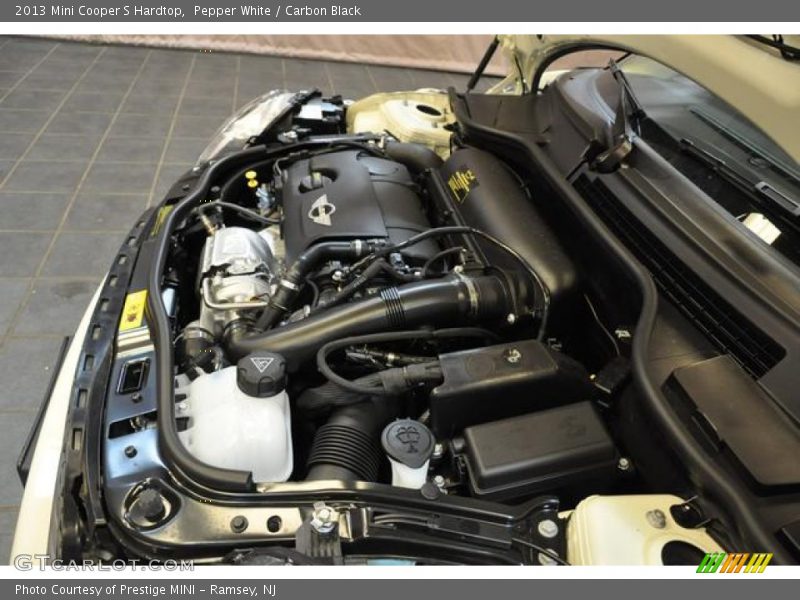Pepper White / Carbon Black 2013 Mini Cooper S Hardtop
