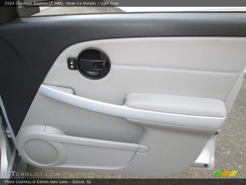 Silver Ice Metallic / Light Gray 2009 Chevrolet Equinox LT AWD
