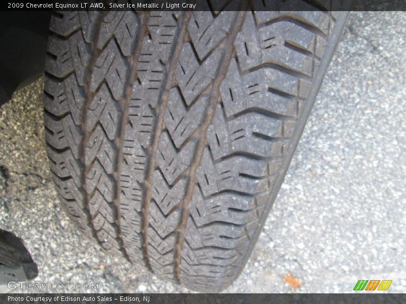 Silver Ice Metallic / Light Gray 2009 Chevrolet Equinox LT AWD