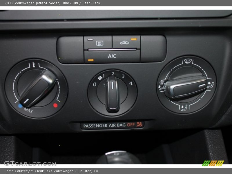 Black Uni / Titan Black 2013 Volkswagen Jetta SE Sedan