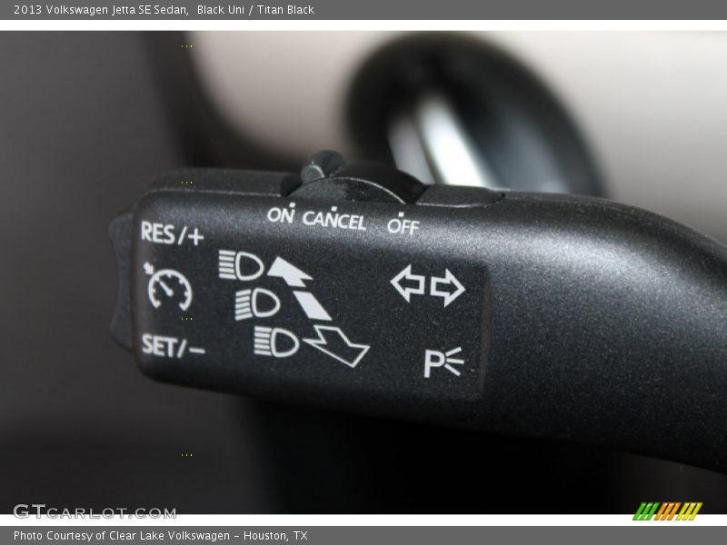 Black Uni / Titan Black 2013 Volkswagen Jetta SE Sedan