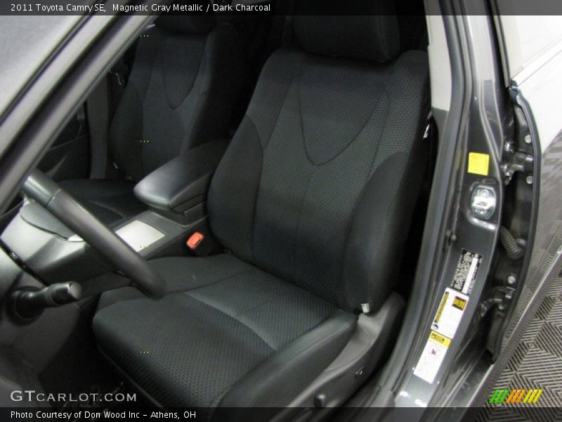 Magnetic Gray Metallic / Dark Charcoal 2011 Toyota Camry SE