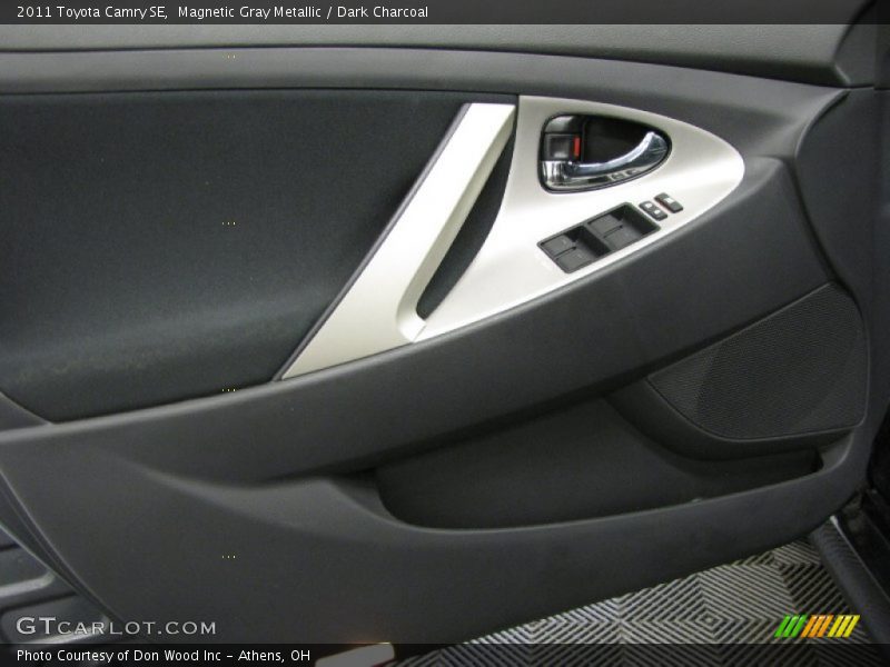 Magnetic Gray Metallic / Dark Charcoal 2011 Toyota Camry SE