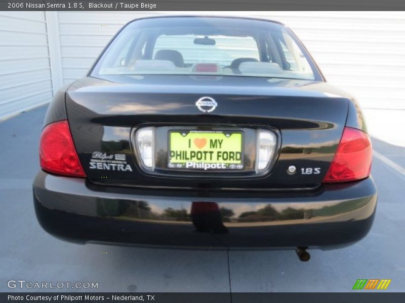 Blackout / Taupe Beige 2006 Nissan Sentra 1.8 S