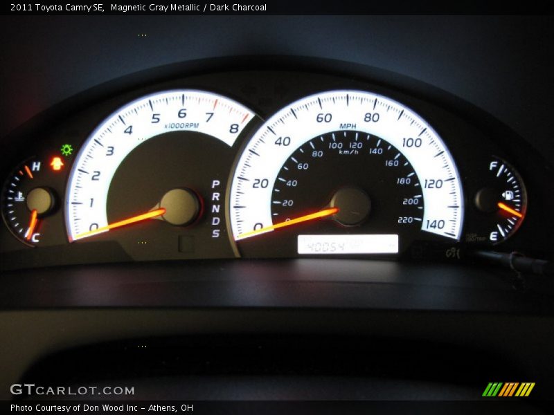 Magnetic Gray Metallic / Dark Charcoal 2011 Toyota Camry SE