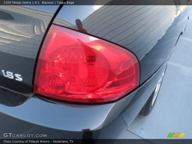 Blackout / Taupe Beige 2006 Nissan Sentra 1.8 S
