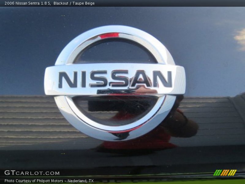 Blackout / Taupe Beige 2006 Nissan Sentra 1.8 S