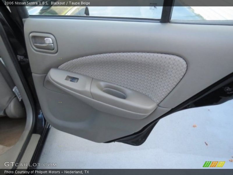 Blackout / Taupe Beige 2006 Nissan Sentra 1.8 S