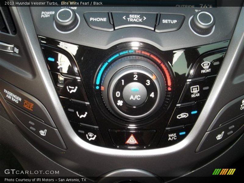 Elite White Pearl / Black 2013 Hyundai Veloster Turbo
