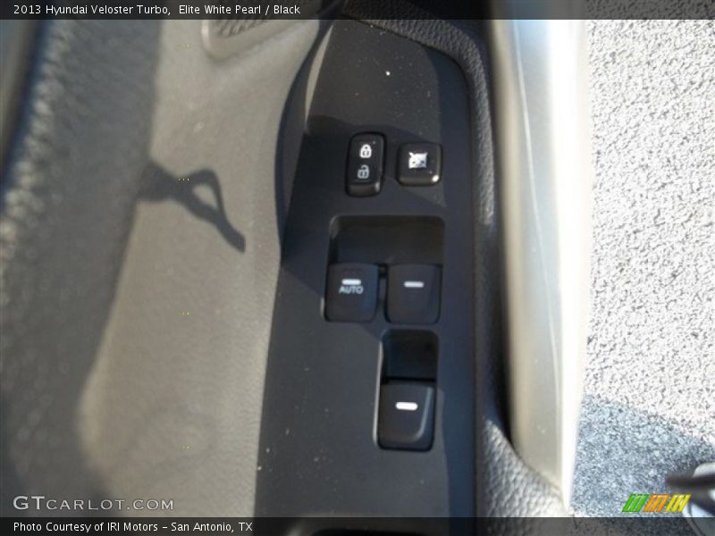 Elite White Pearl / Black 2013 Hyundai Veloster Turbo