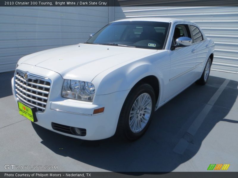 Bright White / Dark Slate Gray 2010 Chrysler 300 Touring