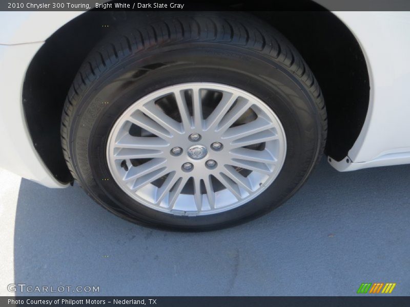 Bright White / Dark Slate Gray 2010 Chrysler 300 Touring