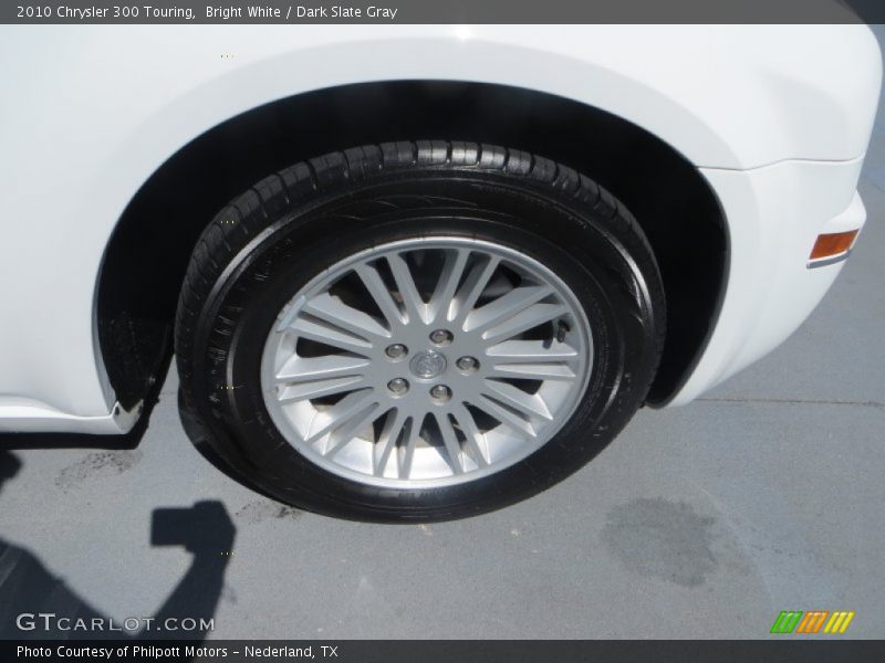 Bright White / Dark Slate Gray 2010 Chrysler 300 Touring