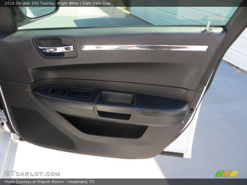 Bright White / Dark Slate Gray 2010 Chrysler 300 Touring