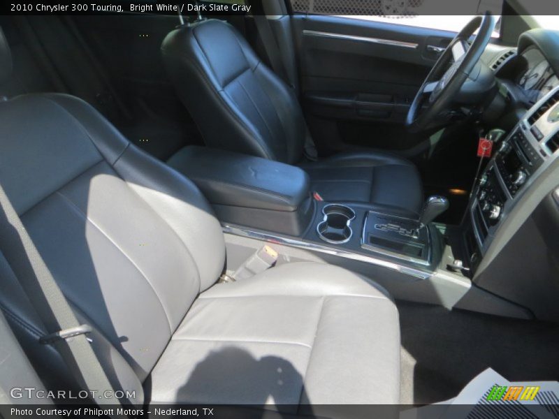 Bright White / Dark Slate Gray 2010 Chrysler 300 Touring