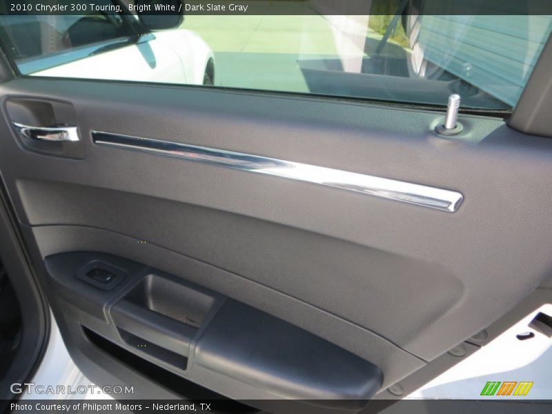 Bright White / Dark Slate Gray 2010 Chrysler 300 Touring