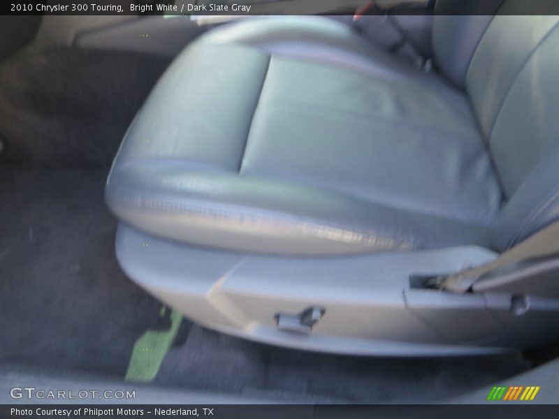 Bright White / Dark Slate Gray 2010 Chrysler 300 Touring