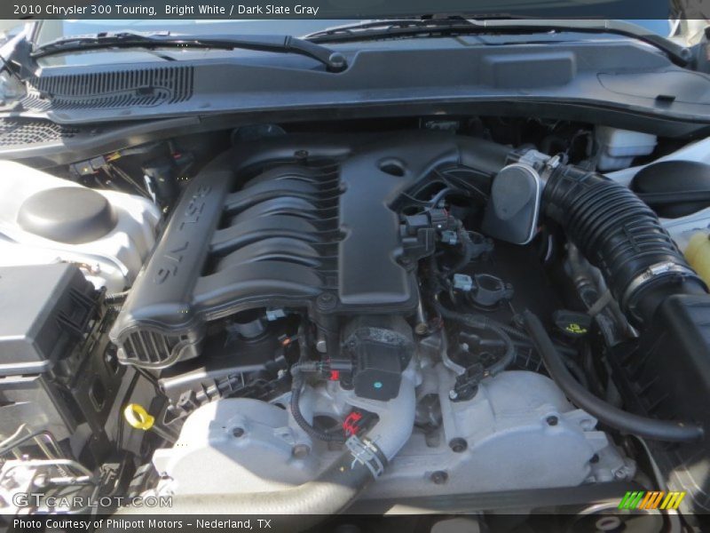 Bright White / Dark Slate Gray 2010 Chrysler 300 Touring