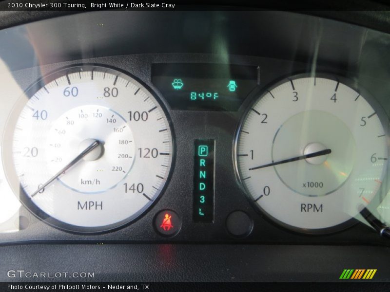 Bright White / Dark Slate Gray 2010 Chrysler 300 Touring