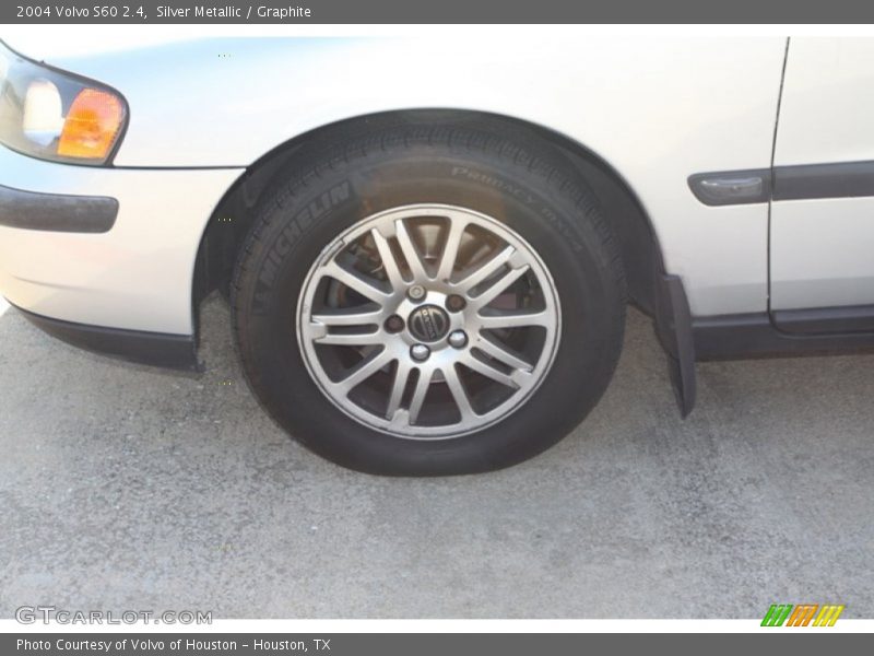 Silver Metallic / Graphite 2004 Volvo S60 2.4
