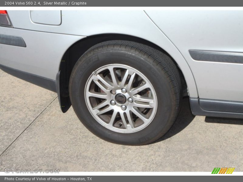 Silver Metallic / Graphite 2004 Volvo S60 2.4