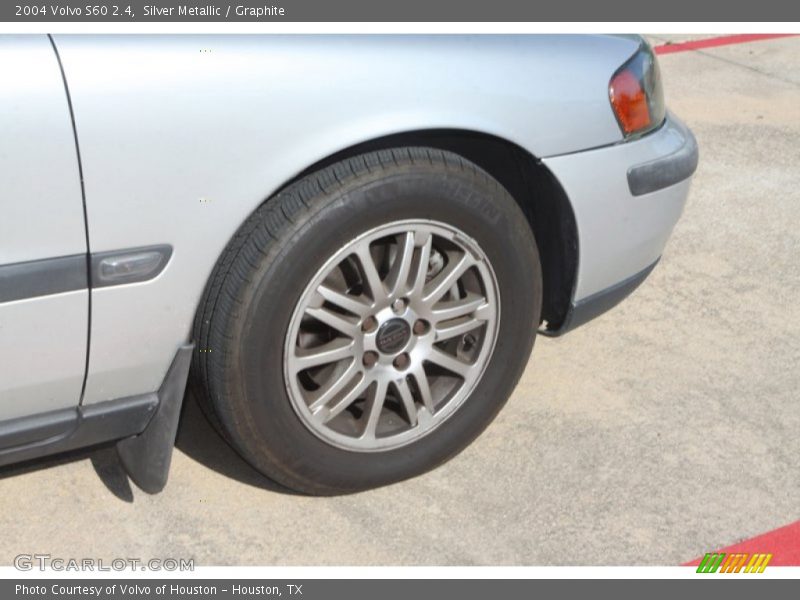 Silver Metallic / Graphite 2004 Volvo S60 2.4