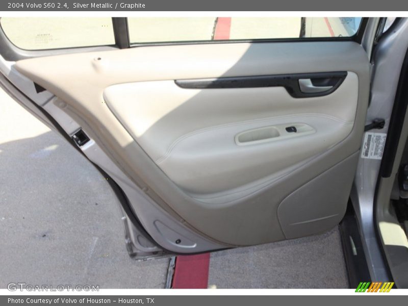 Silver Metallic / Graphite 2004 Volvo S60 2.4