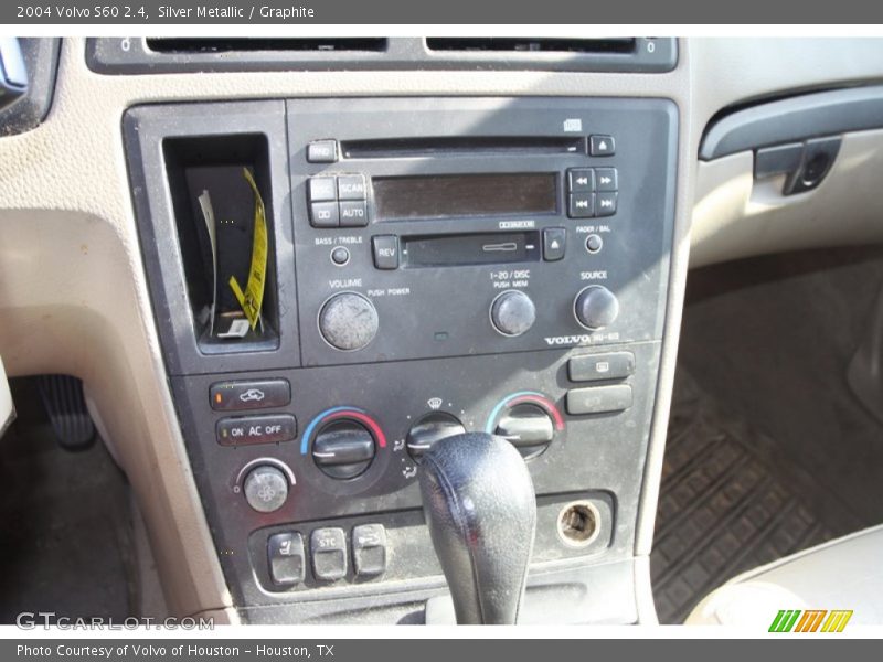 Silver Metallic / Graphite 2004 Volvo S60 2.4