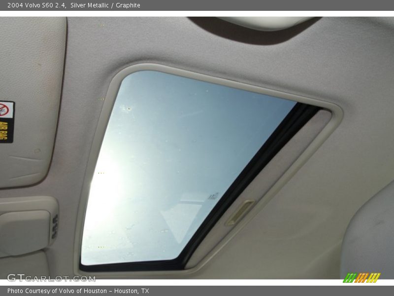 Silver Metallic / Graphite 2004 Volvo S60 2.4