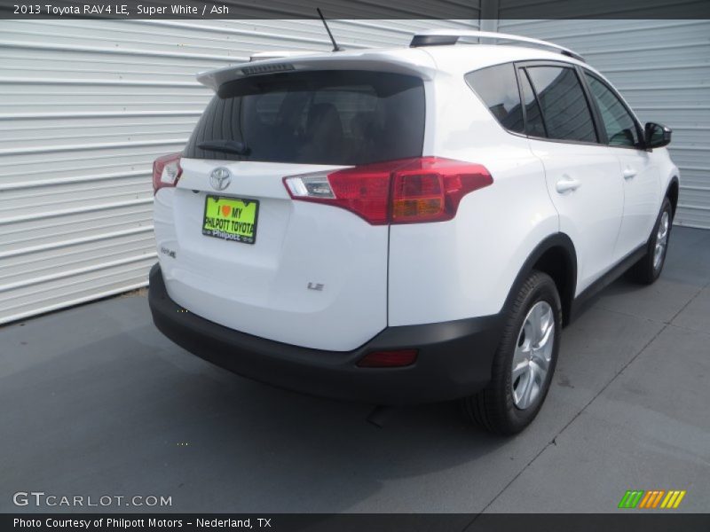Super White / Ash 2013 Toyota RAV4 LE