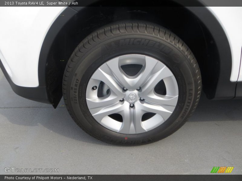 Super White / Ash 2013 Toyota RAV4 LE