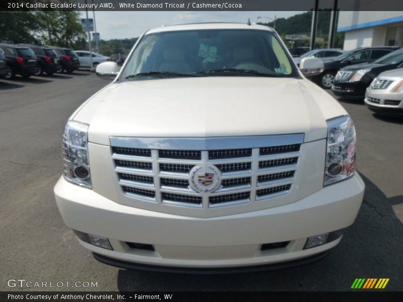  2014 Escalade Luxury AWD White Diamond Tricoat