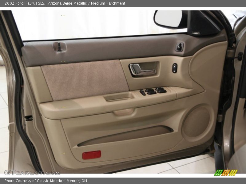 Arizona Beige Metallic / Medium Parchment 2002 Ford Taurus SES