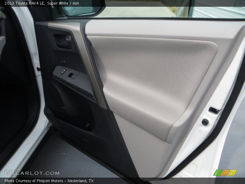 Super White / Ash 2013 Toyota RAV4 LE
