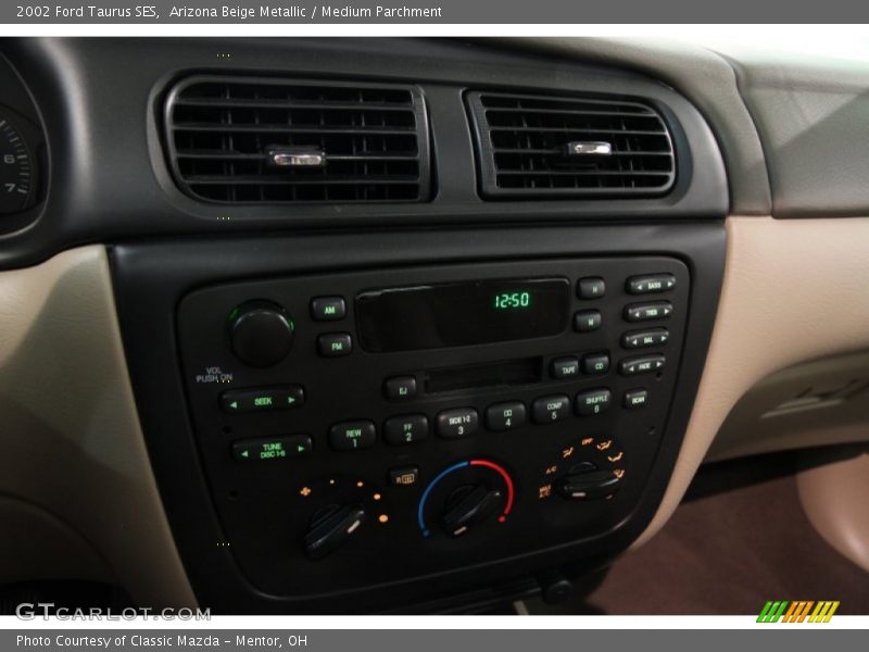 Arizona Beige Metallic / Medium Parchment 2002 Ford Taurus SES