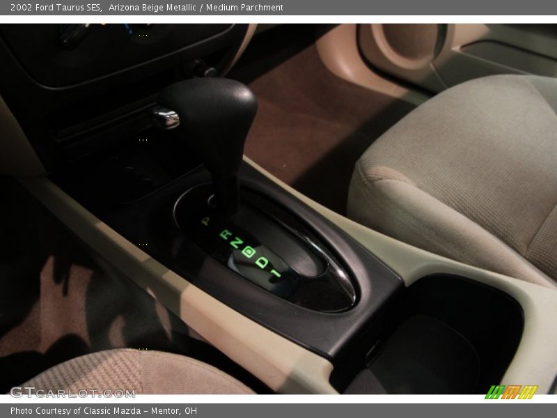 Arizona Beige Metallic / Medium Parchment 2002 Ford Taurus SES
