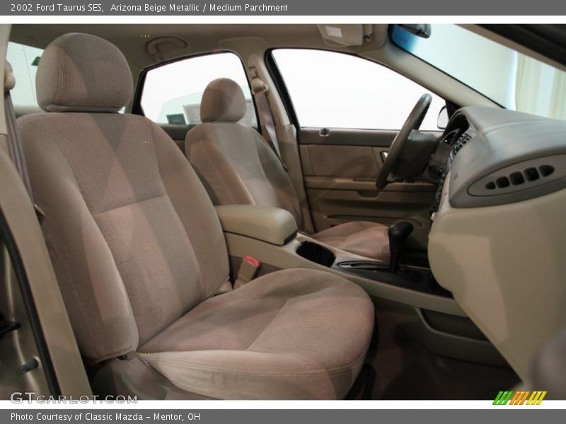 Arizona Beige Metallic / Medium Parchment 2002 Ford Taurus SES