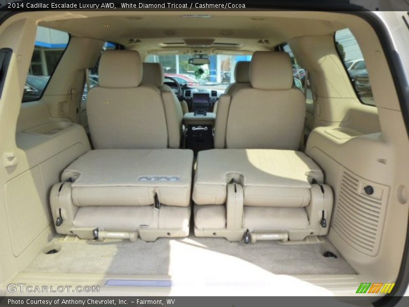  2014 Escalade Luxury AWD Trunk