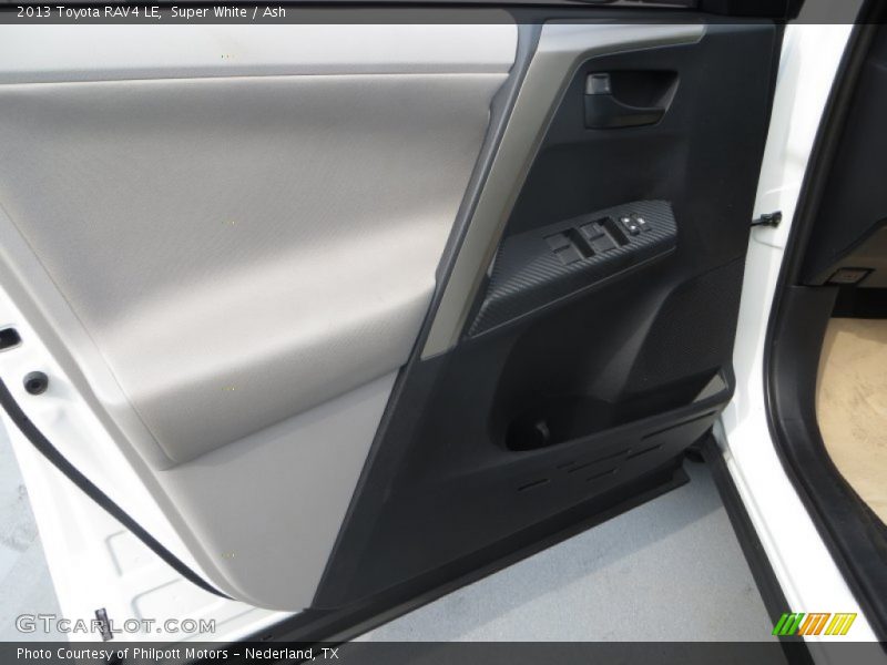 Super White / Ash 2013 Toyota RAV4 LE